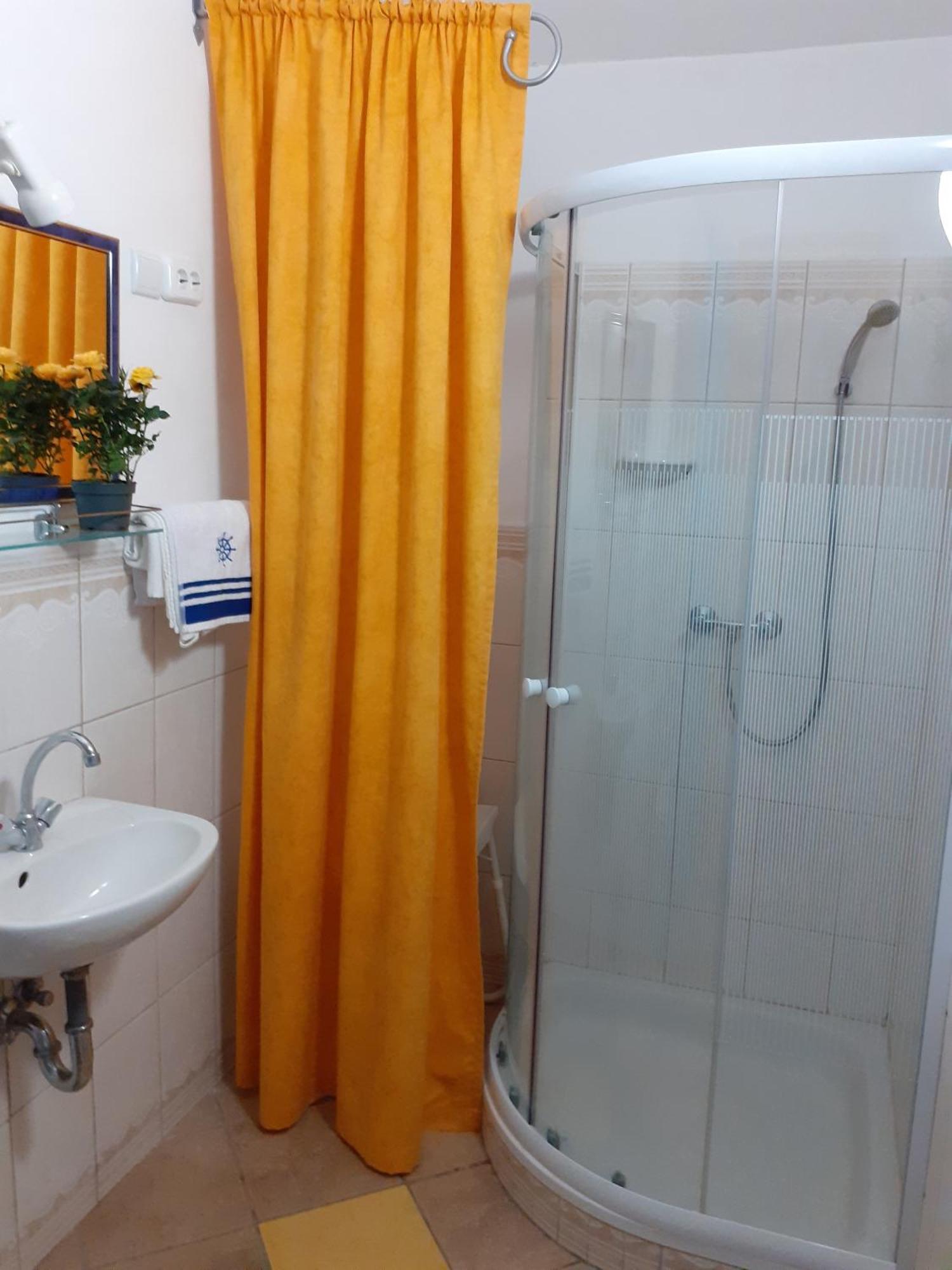 Csopak Mariann Apartman Bilik gambar